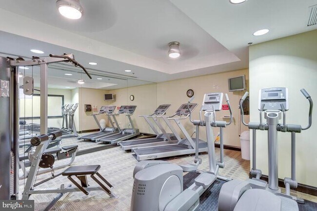 Building Photo - 485 Harbor Side St