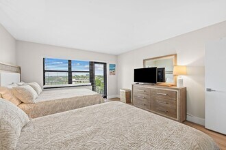 Building Photo - 4900 N Ocean Blvd