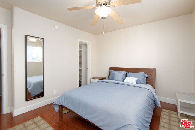 Building Photo - 10982 Roebling Ave