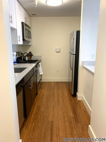 Building Photo - 8 Winter Pl