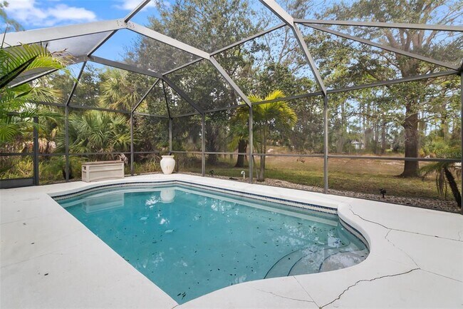 Building Photo - 1728 Kadashow Ave