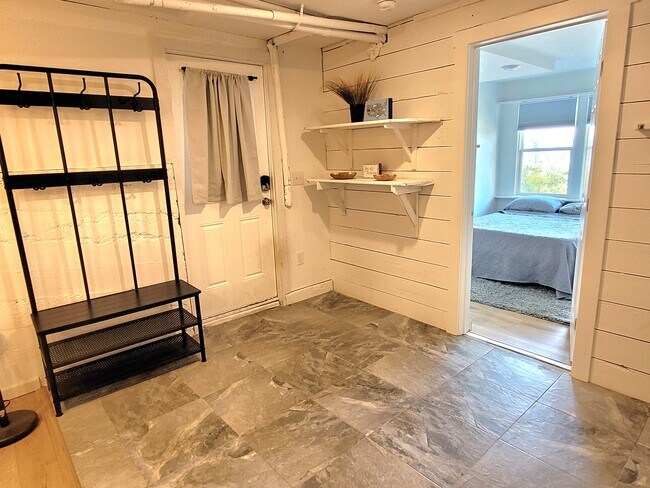 Building Photo - 2216 Grand Ave