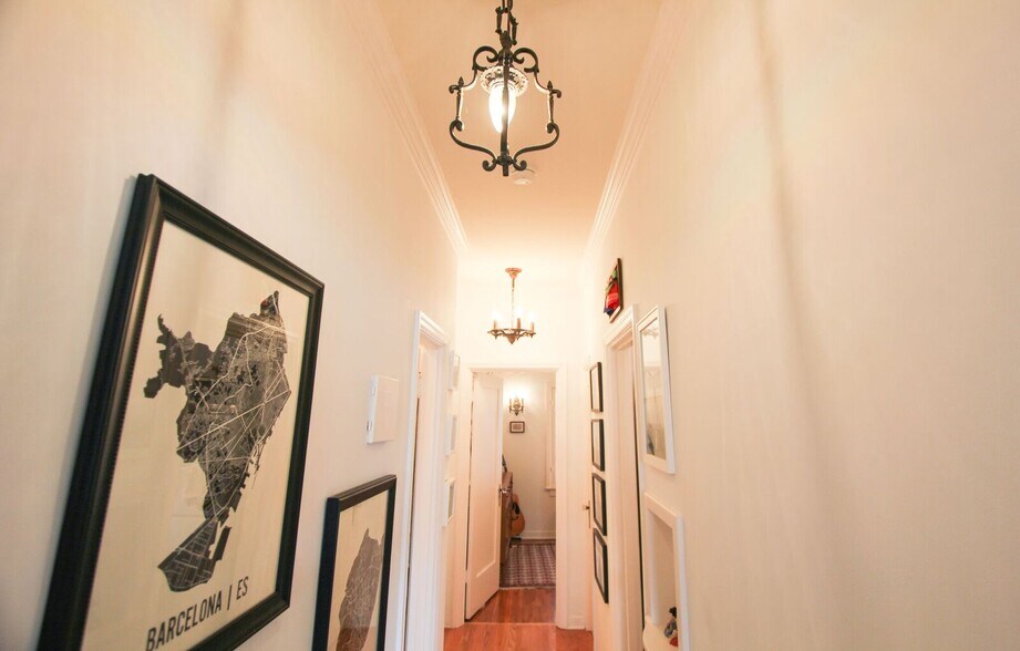 Building Photo - 3360 Descanso Dr