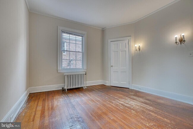 Building Photo - 101 W 39th St