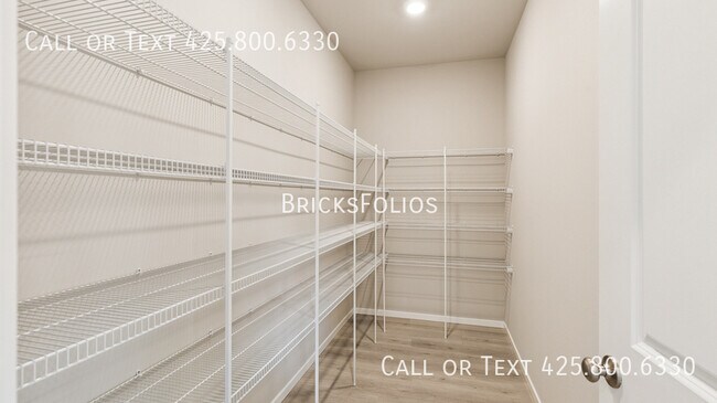 Building Photo - 2319 Boxcar Ct NE