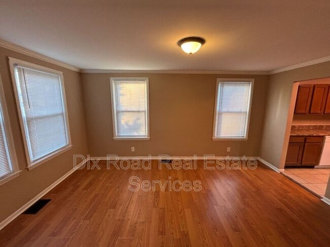 Building Photo - 348 Chase Ave