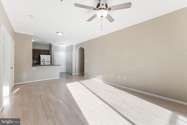 Building Photo - 12954 Centre Park Cir