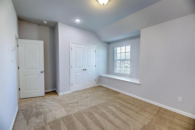 Building Photo - 1012 Rosebay Dr