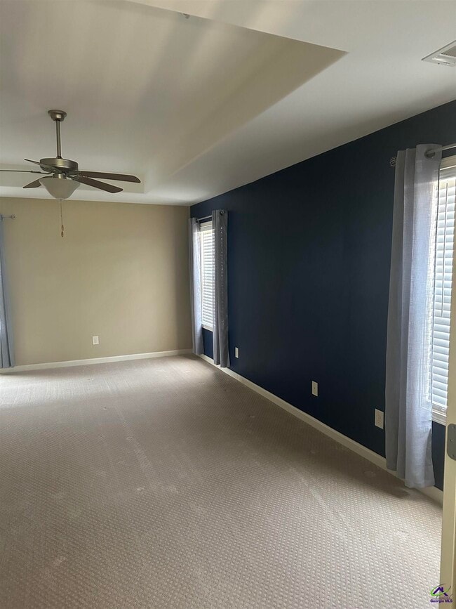 Building Photo - 121 Hawks Tail Dr