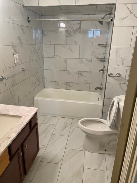 Primary Photo - 915 Hawley Ave