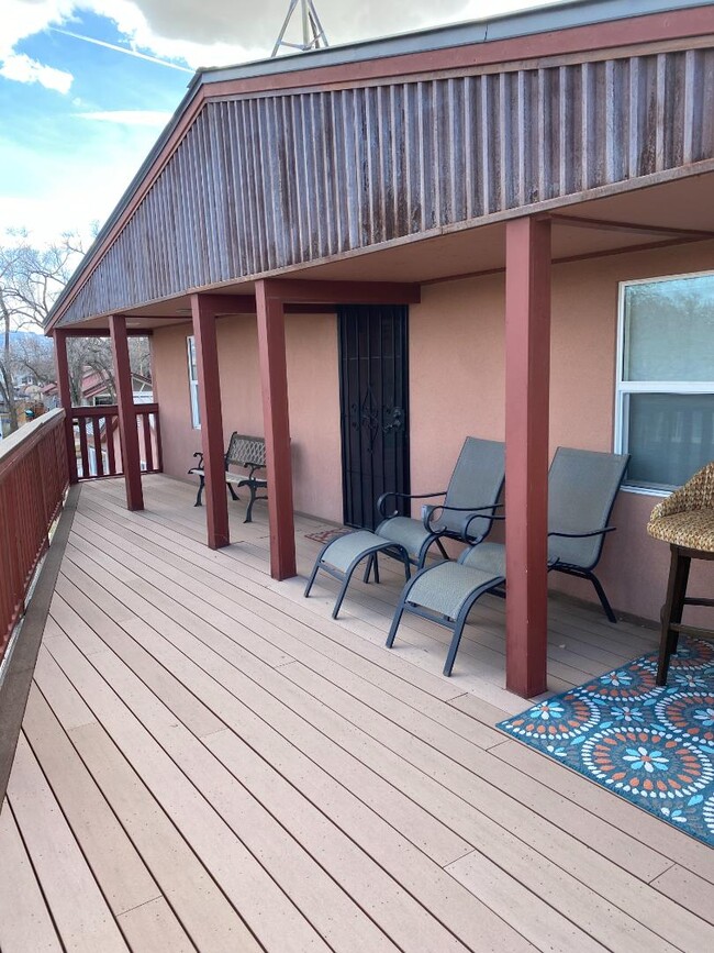 Building Photo - 444 E Montezuma Ave