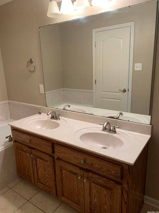 Building Photo - Nice 4 bedroom 2 bathroom Home in Cabot