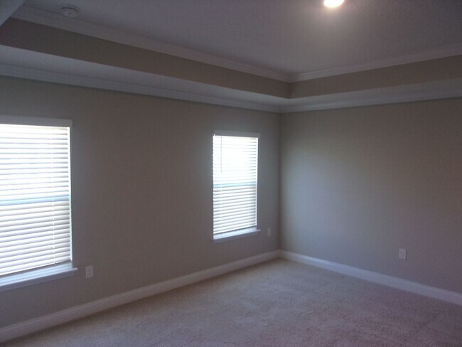 Building Photo - 4 bed/3 bath Beautiful Home with Amenities!