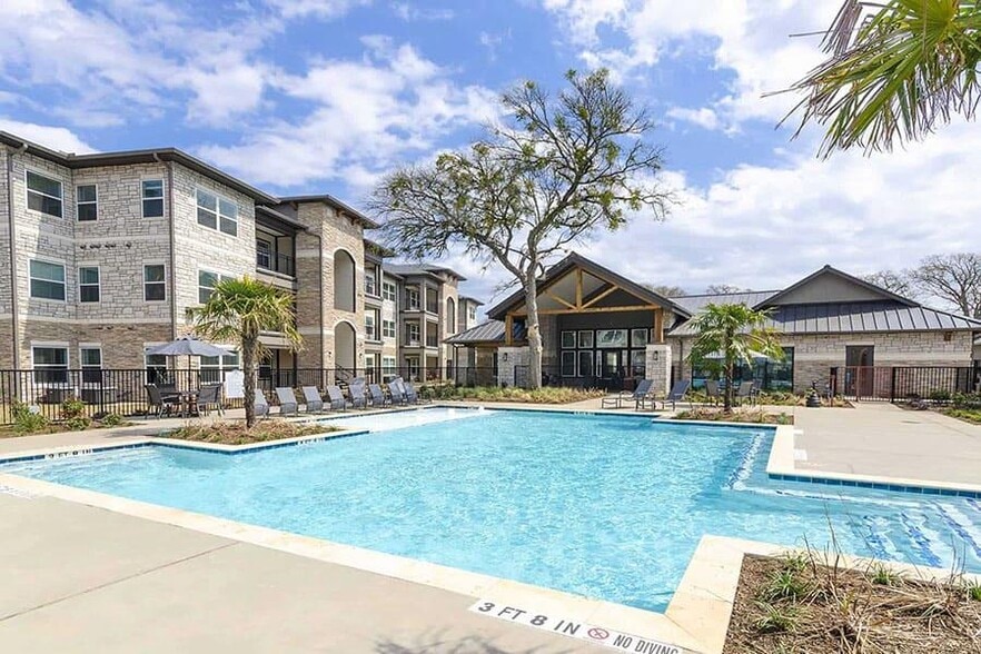 Brazos Crossing 800 Chanel Dr Granbury TX 76048 Apartment Finder