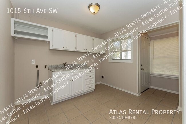 Building Photo - 1015 6th Ave SW