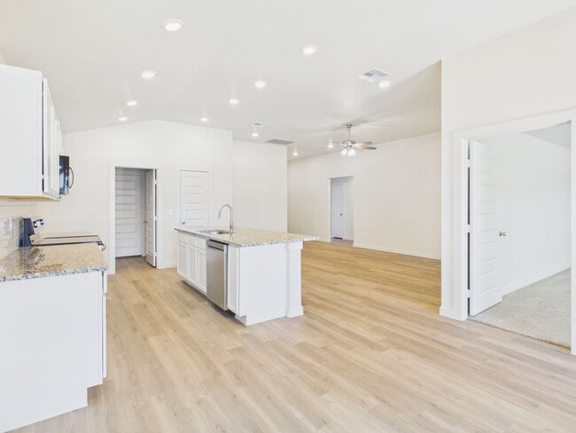 Building Photo - 3007 Farmyard Dr