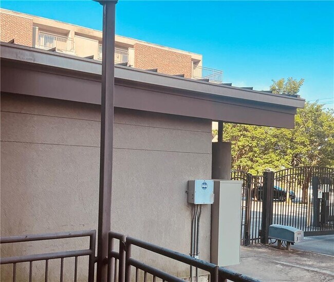 Building Photo - 238 Walker St SW