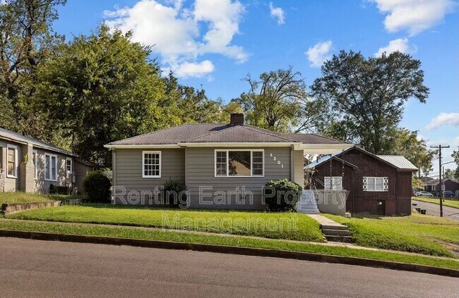 Building Photo - 2301 27th St W