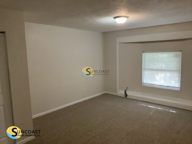 Building Photo - 4805 Locksley Ave