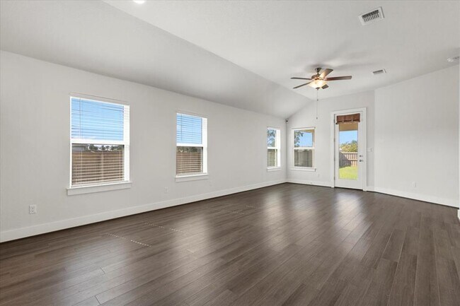 Building Photo - 122 Patrick Herndon Dr