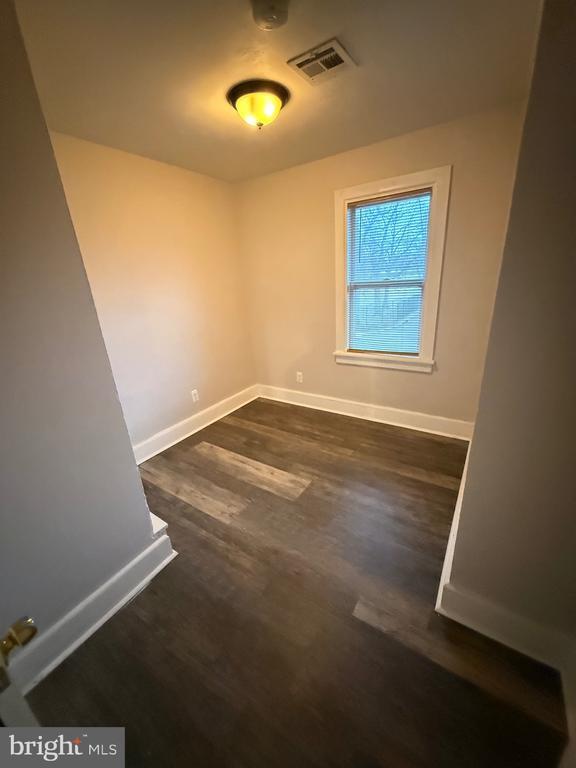 Building Photo - 7911 Park Ave