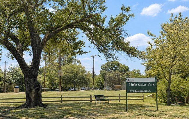 Building Photo - 2021 Bluebonnet Ln