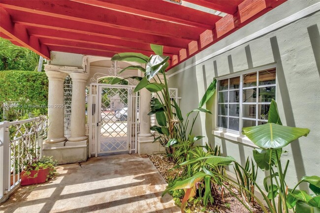 Building Photo - 45 Antilla Ave
