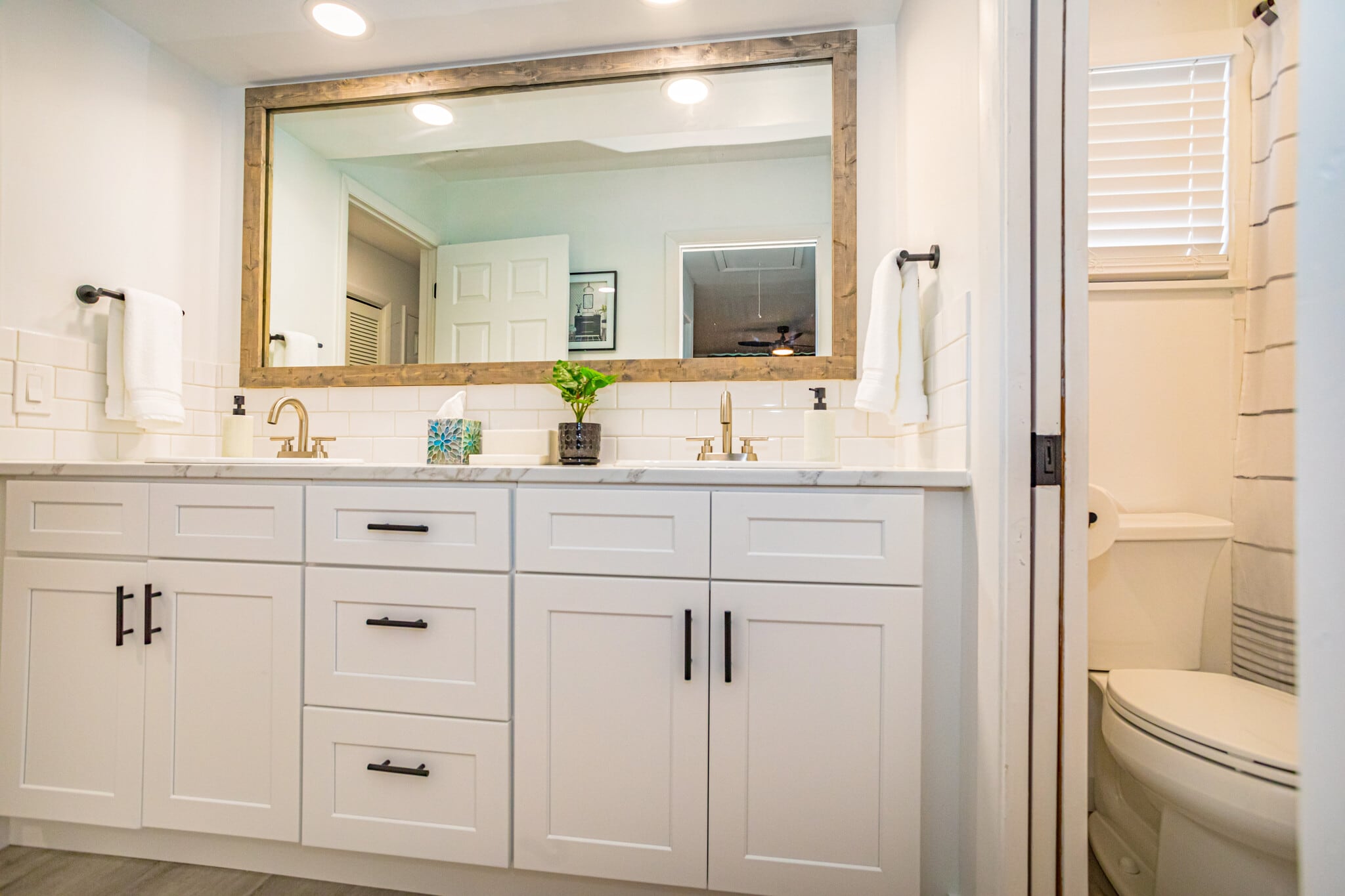 Building Photo - 9341 Green Meadows Way