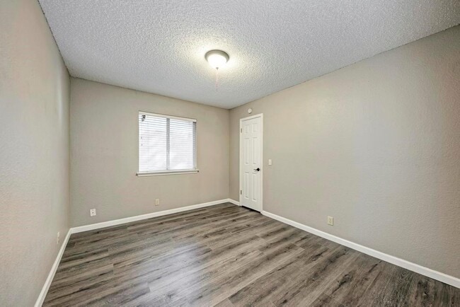 Building Photo - 9113 Edwardson Ln