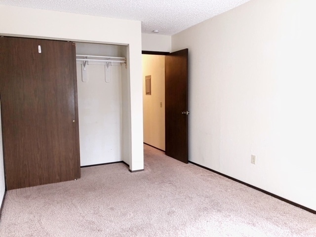 Building Photo - COMING SOON Creekside Views! 1 Bedroom Wes...