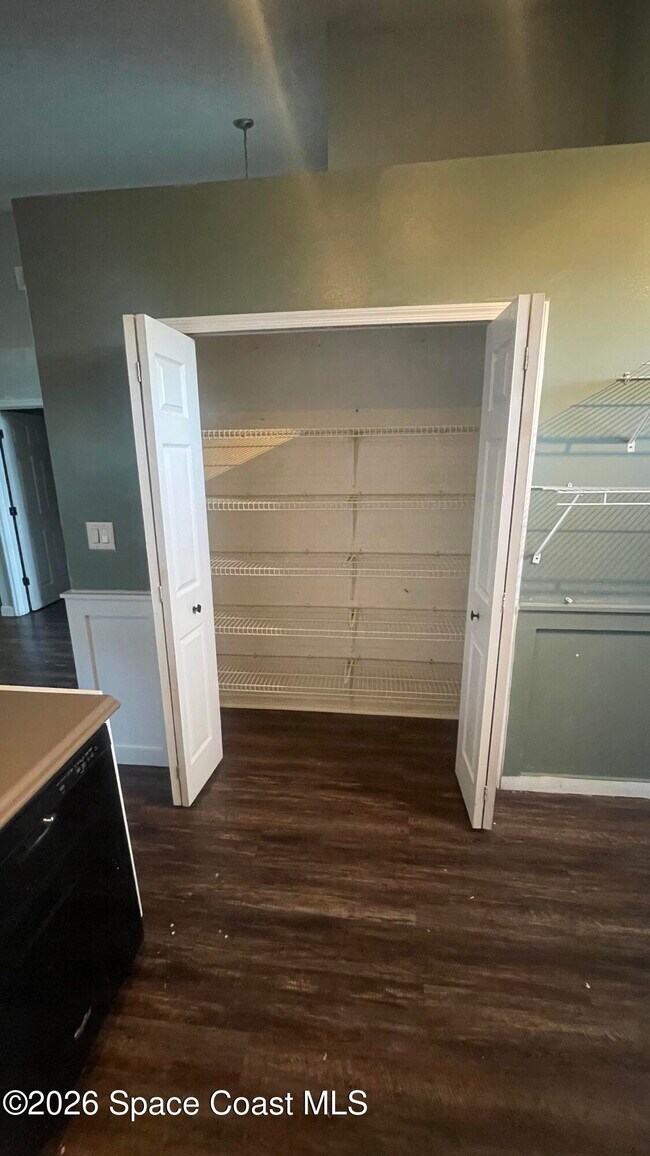 Building Photo - 2555 Street Pauls Dr