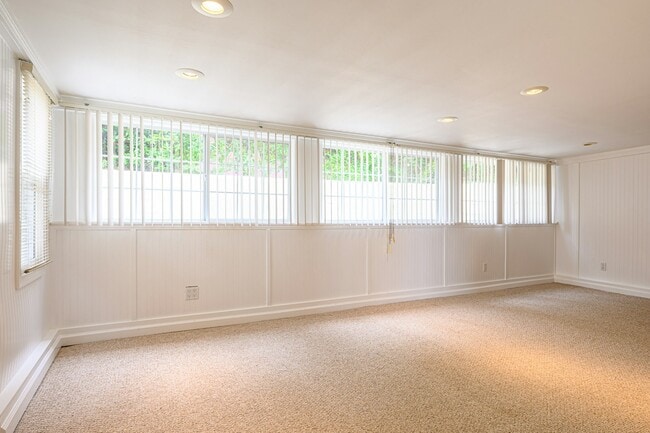 Building Photo - 552 Vía Del Monte