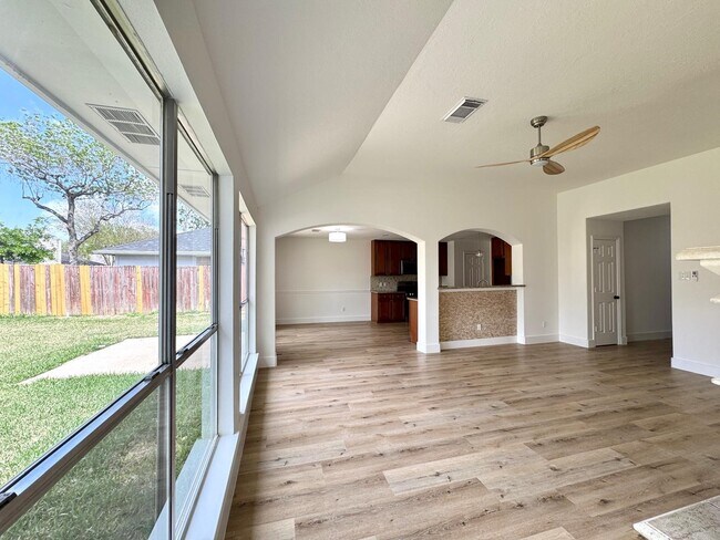 Building Photo - 6427 Liberty Valley Dr