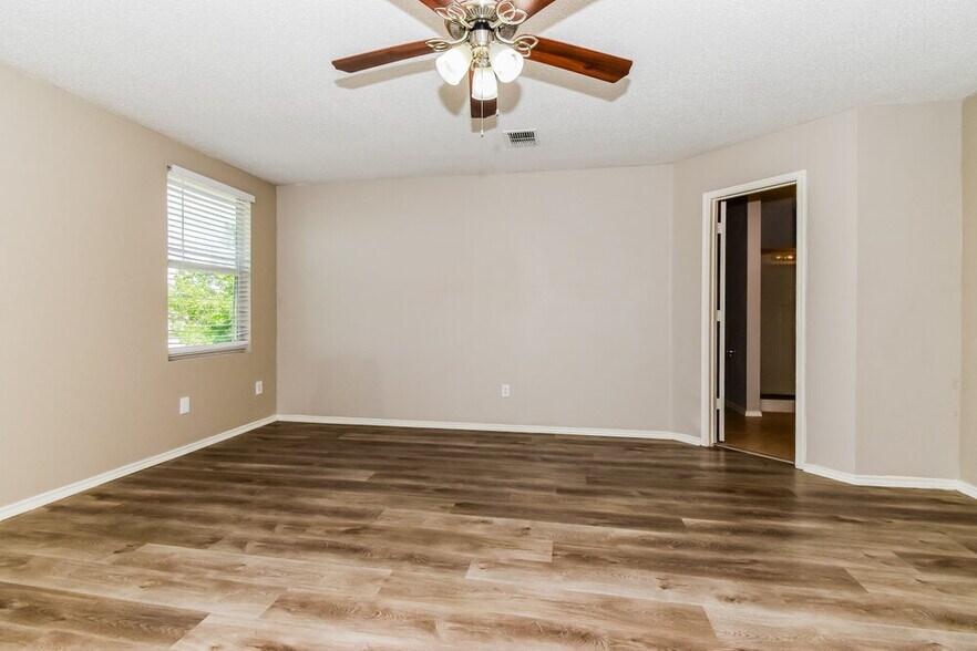 Building Photo - 5500 Still Canyon Dr