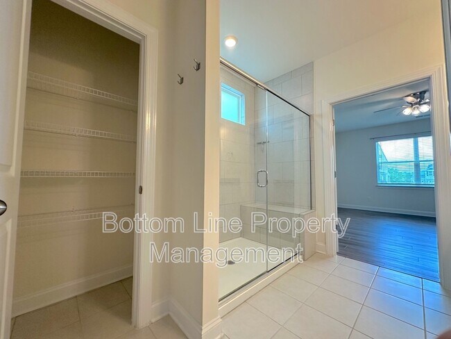 Building Photo - 4487 Fls Lk Dr S W