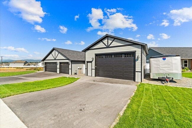 Building Photo - Beautiful New home in Post Falls