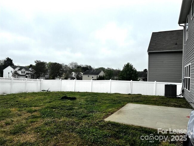 Building Photo - 4127 Woolcott Ave