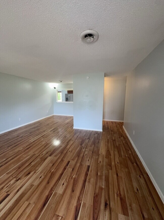 Building Photo - 110 Elwood Rd