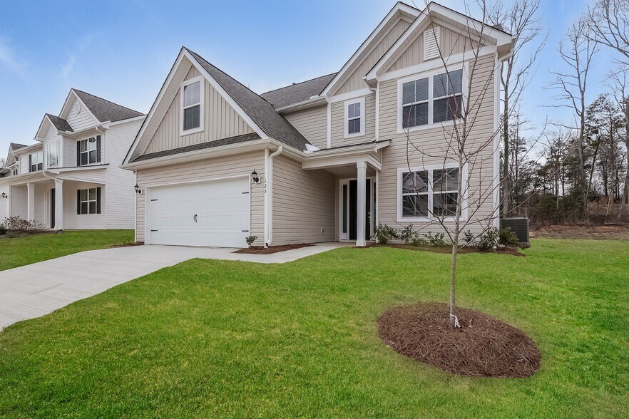 Building Photo - 200 Bosa Ln
