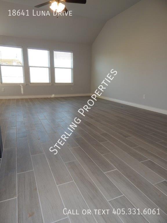 Building Photo - 18641 Luna Dr