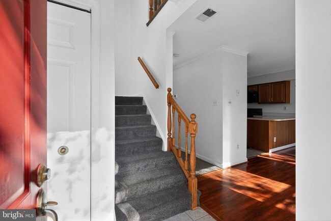 Building Photo - 219 Heather Ct