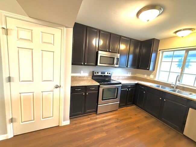 Building Photo - Beautiful 2 Bedroom 2 Bath Condo In St. Peter's