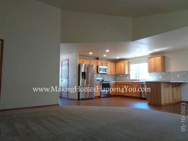 Building Photo - 405 Lavender St