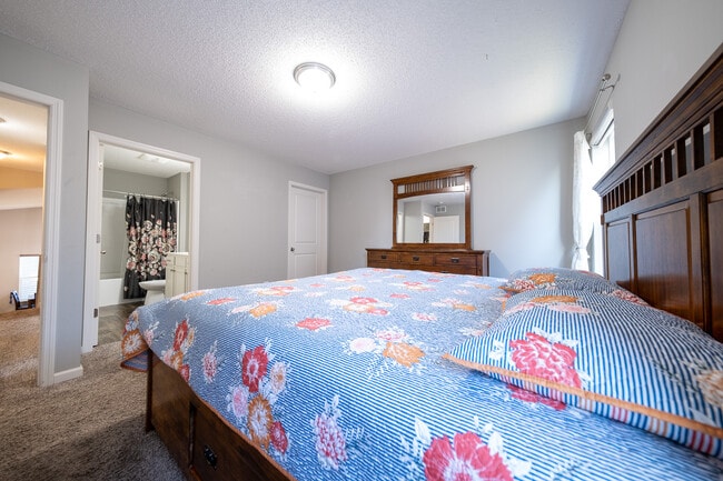 Building Photo - 15233 Emory Ave