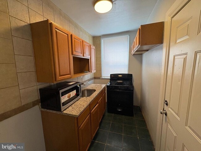 Building Photo - 198 W Thelma St