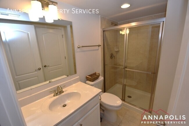 Building Photo - 1379 Hawthorn Dr