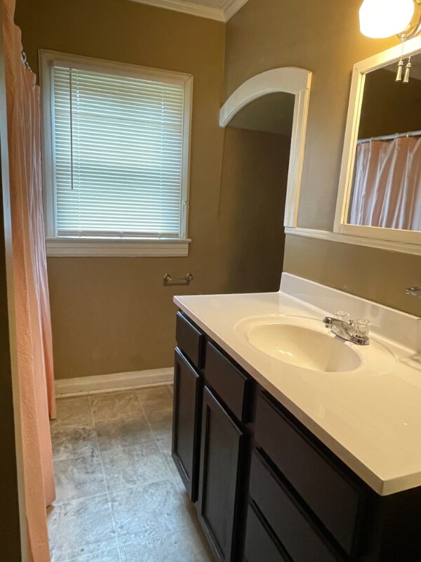 Building Photo - 120 W Foch St