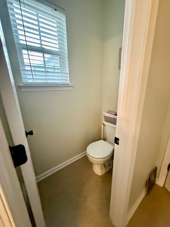 Building Photo - 3BD/2BA Updated Ranch on a Wooded Lot- Two...