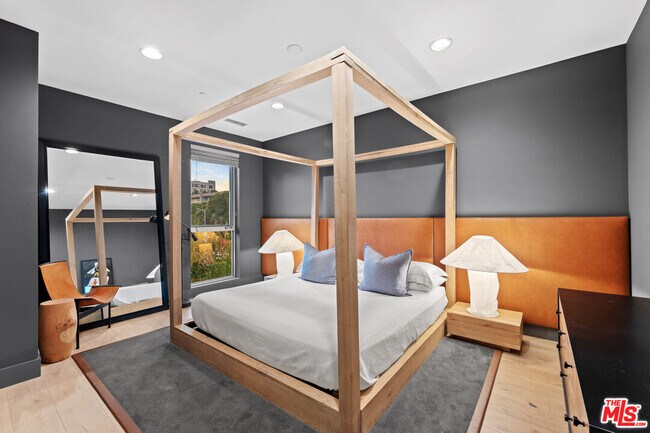 Building Photo - 310 Washington Blvd