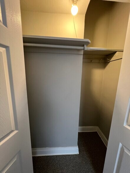 Building Photo - 4718 N Laramie Ave